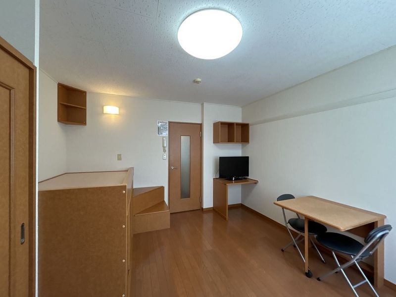 レオパレス中屋敷ルーン 居間