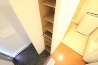 レオパレス七本松 玄関