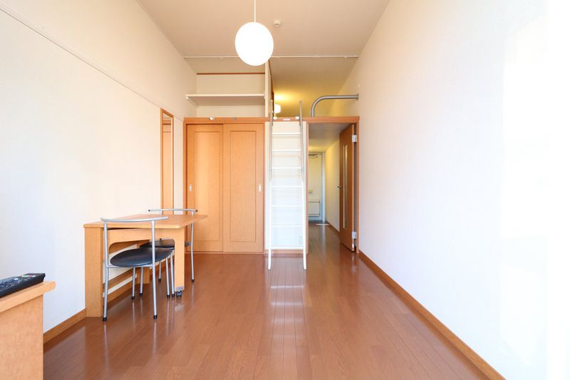 レオパレスエスポワール藤阪 居間