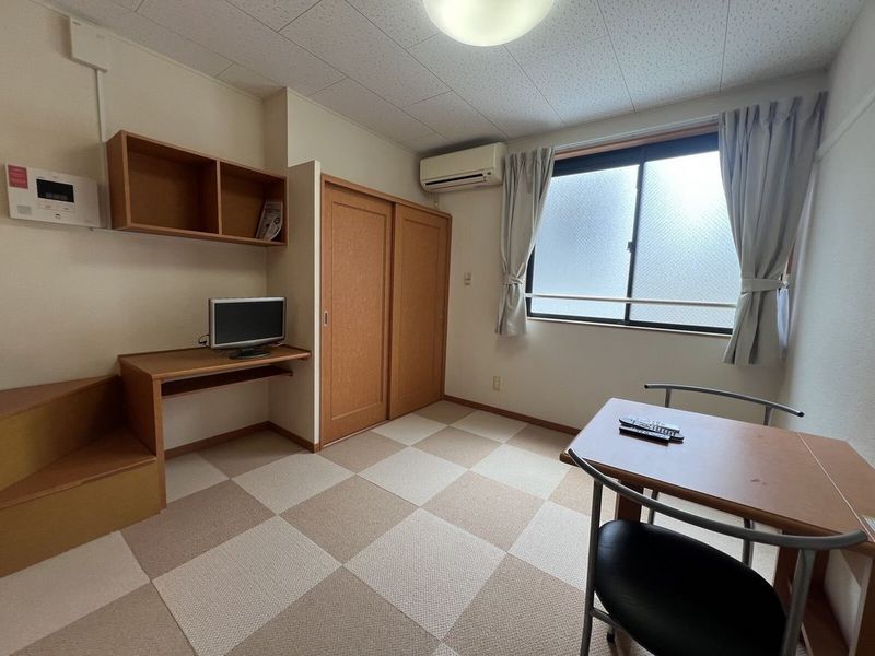 レオパレスエイト２１ 居間