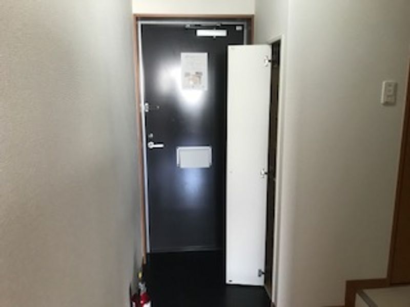 レオパレス古蔵 玄関