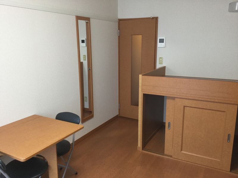 レオパレスステラエスポワール 居間