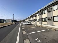 レオパレストビス 駐車場