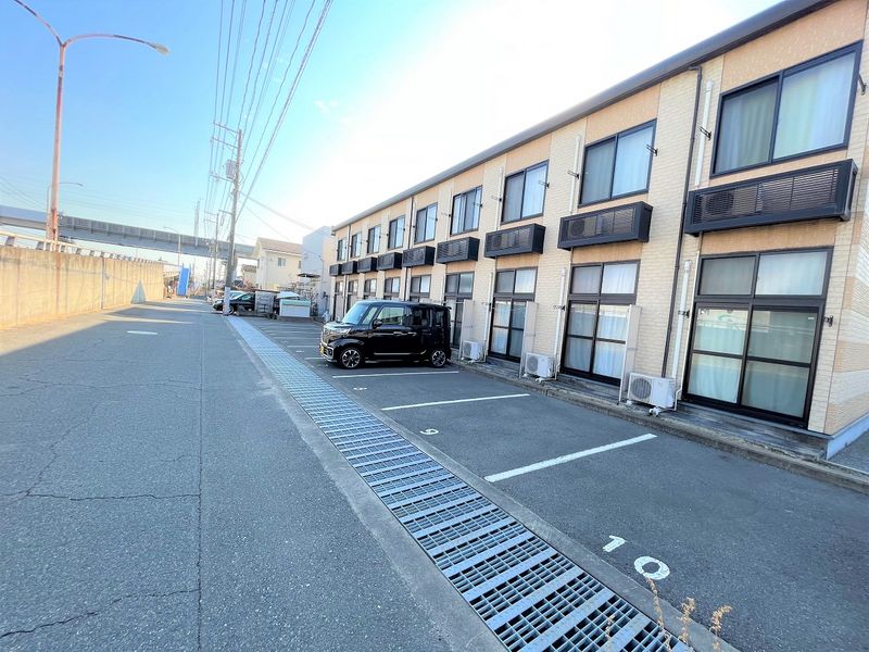 レオパレスヴィラ　ウィステリア 駐車場