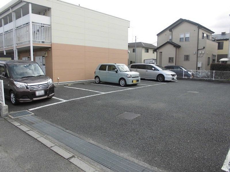 レオパレスＧｒａｎｄｅｅ 駐車場