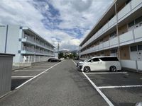 レオパレス野溝 駐車場