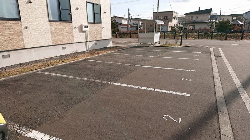 レオパレストゥルーブライト 駐車場