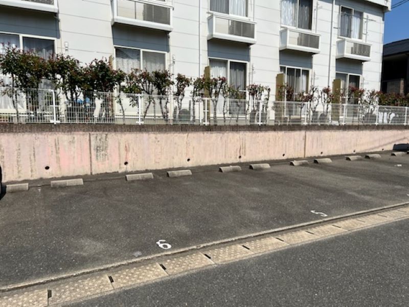 レオパレスマウンド 駐車場