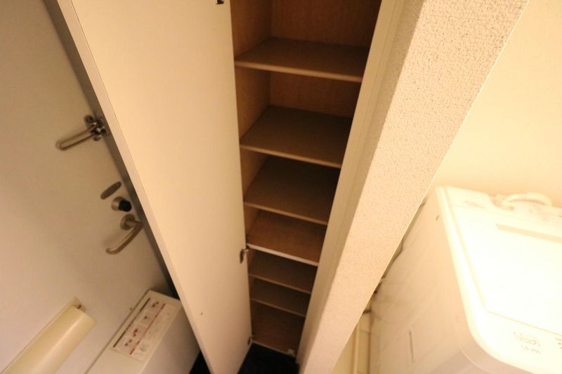 レオパレスエタージュ 玄関