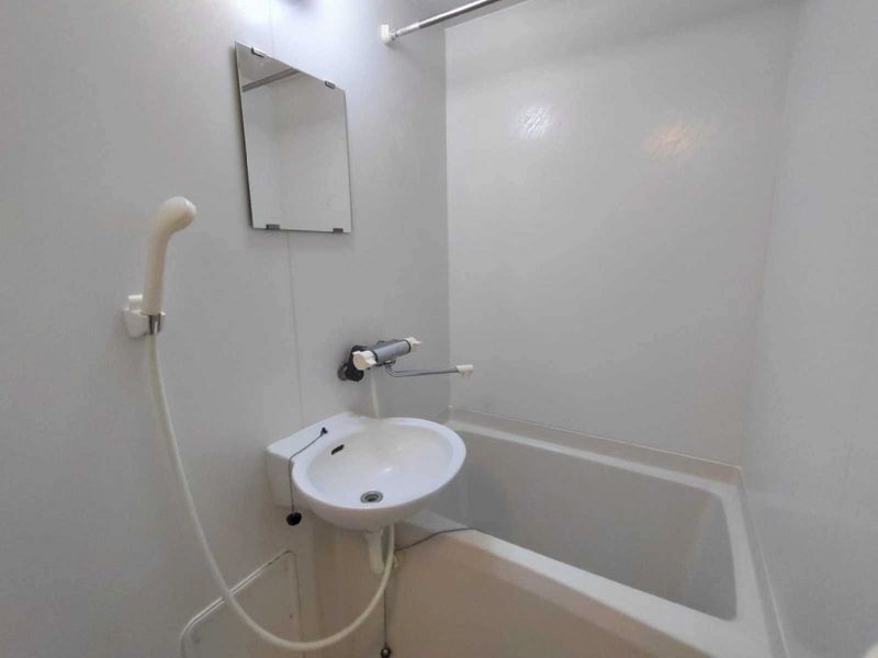 レオパレスサンピュア丸山 風呂