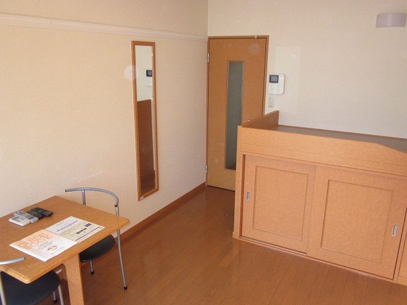 レオパレスアルカディア２ 居間