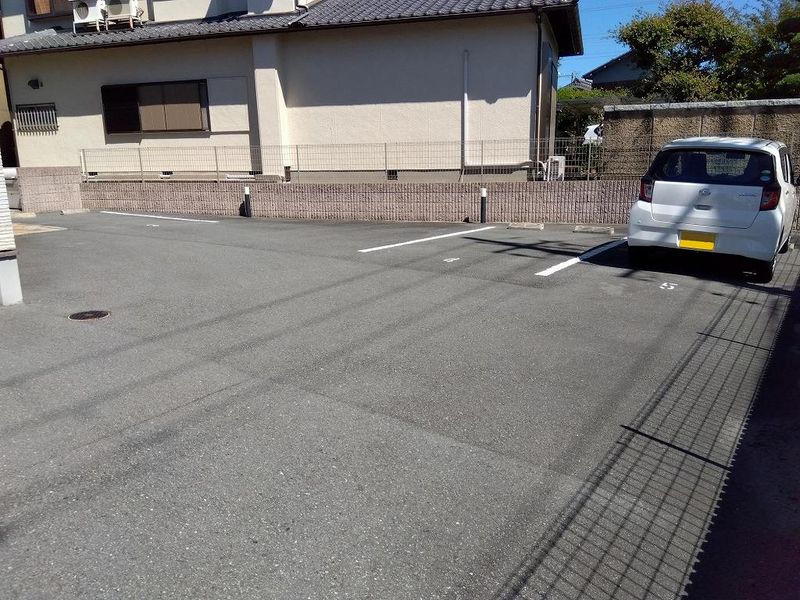 クレイノチャンティック松村 駐車場