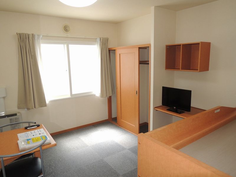 レオパレスセントラル南４条Ｂ 居間