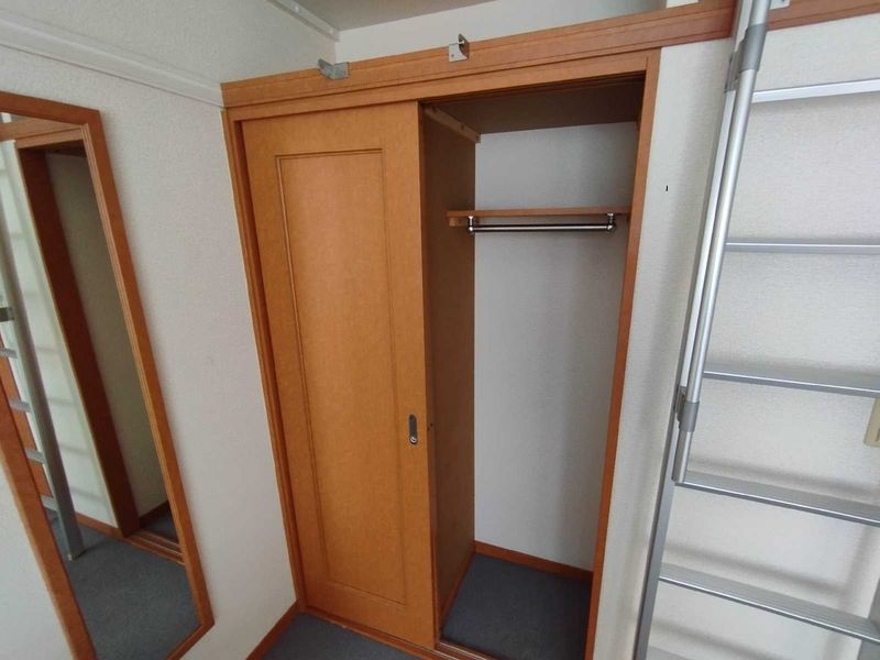 レオパレストミーズ 収納