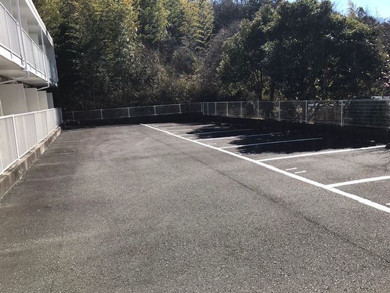 レオパレスやまぶき 駐車場