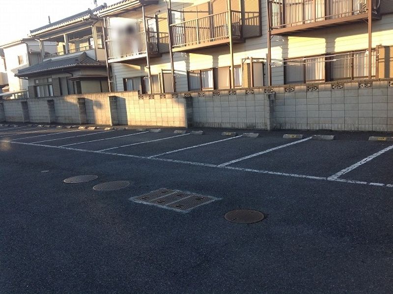 レオパレスカスティ−ジョ天良 駐車場