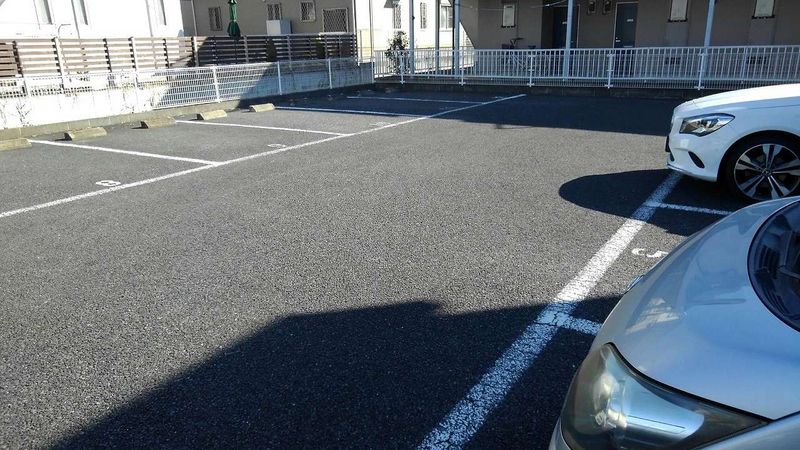 レオパレス飛鳥 駐車場