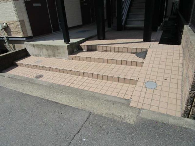 レオパレス和 エントランス