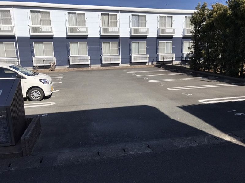 レオパレスＫＥＮ 駐車場