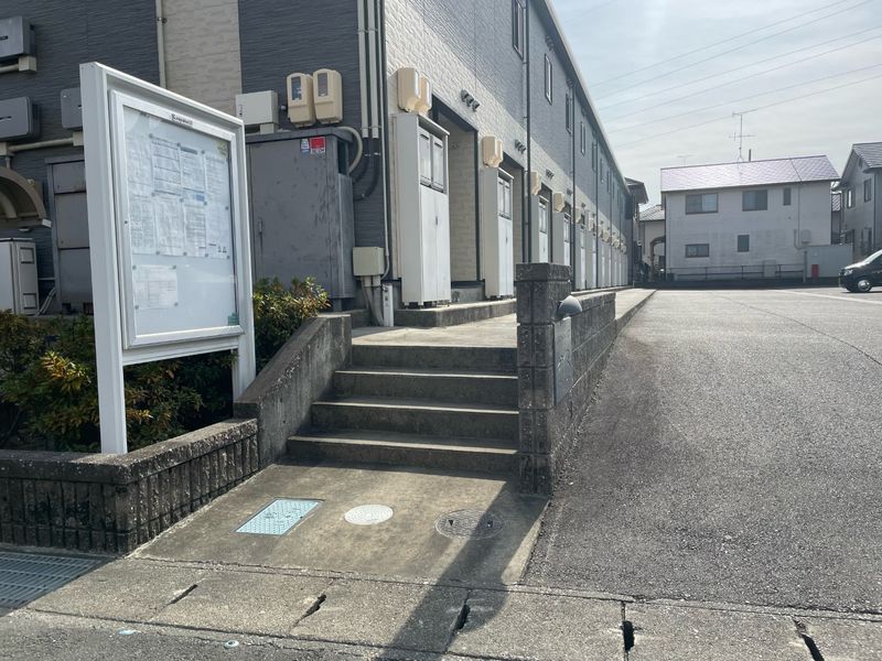 レオパレスサンハート エントランス