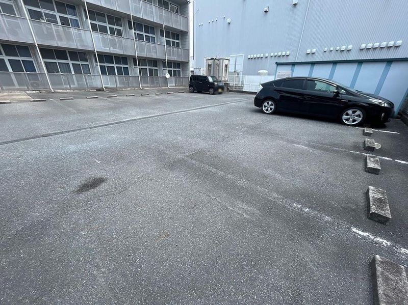 レオパレスソレーユ青江第二 駐車場