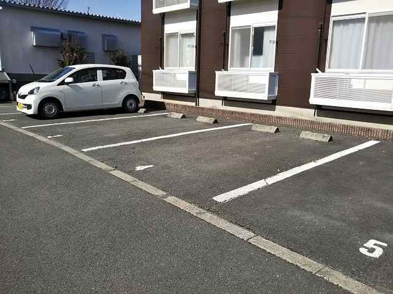 レオパレス野口 駐車場