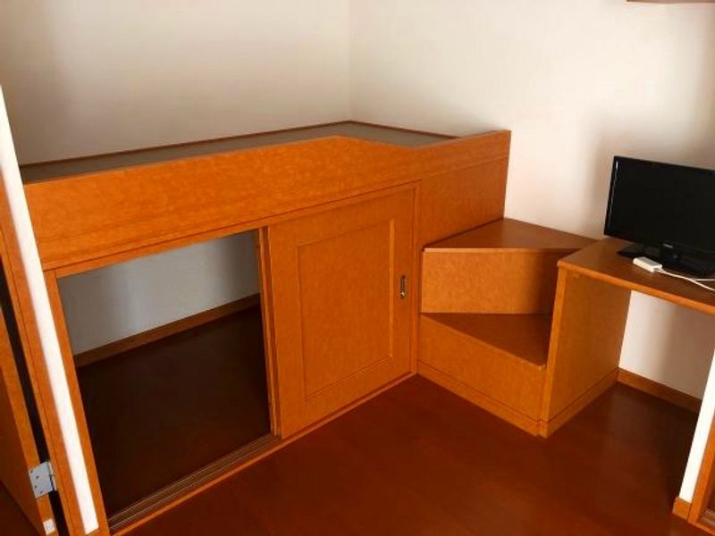 レオパレスかつらぎ 寝室