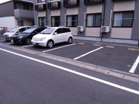 レオパレスユイカーナ 駐車場