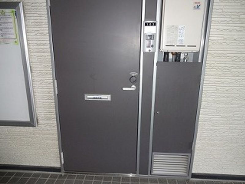 レオパレスＳＨＩＭＩＺＵ　Ｔ 玄関