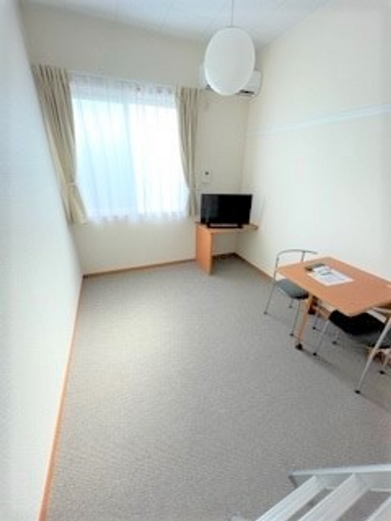 レオパレスＴＡＫＡ　イプシロン 居間