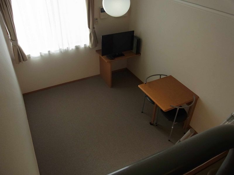レオパレスサンデン３ 居間
