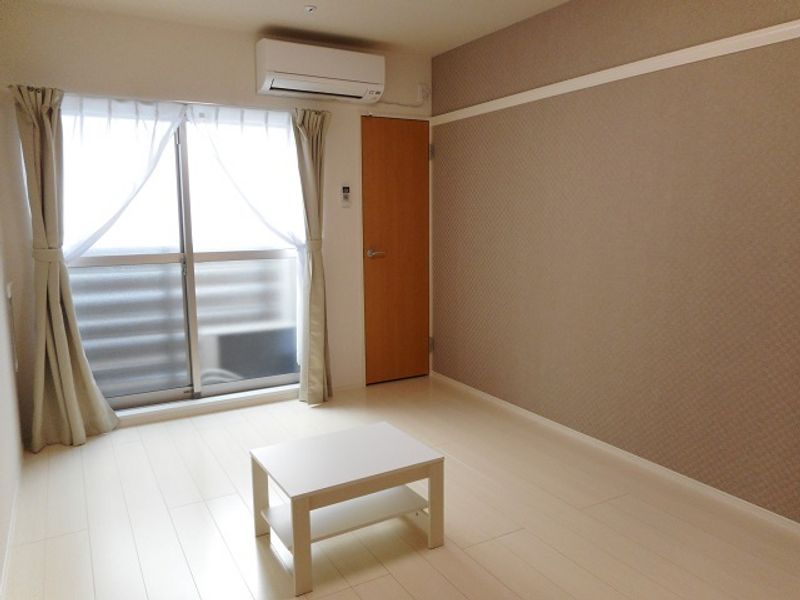 クレイノウィル大和 居間