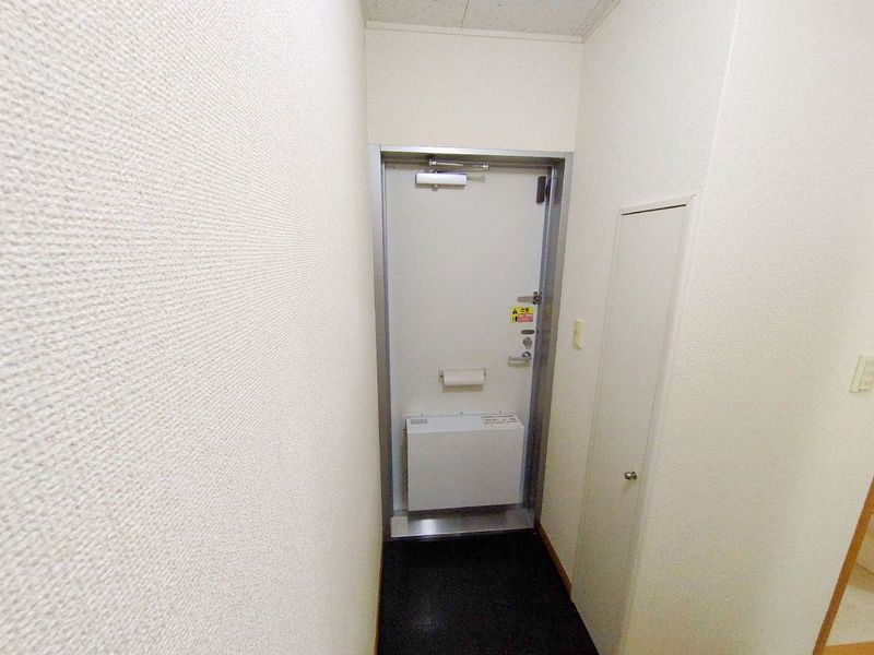 レオパレス森下 玄関