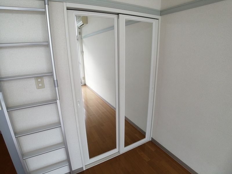 レオパレス吉田 収納