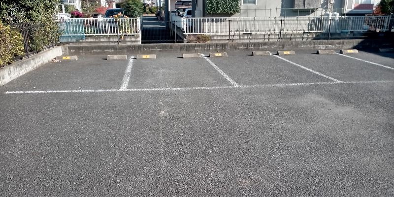 レオパレスシャトルランド 駐車場