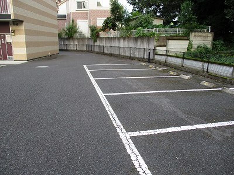 レオパレスＣＡＮＴＥＲＢＵＲＹ 駐車場