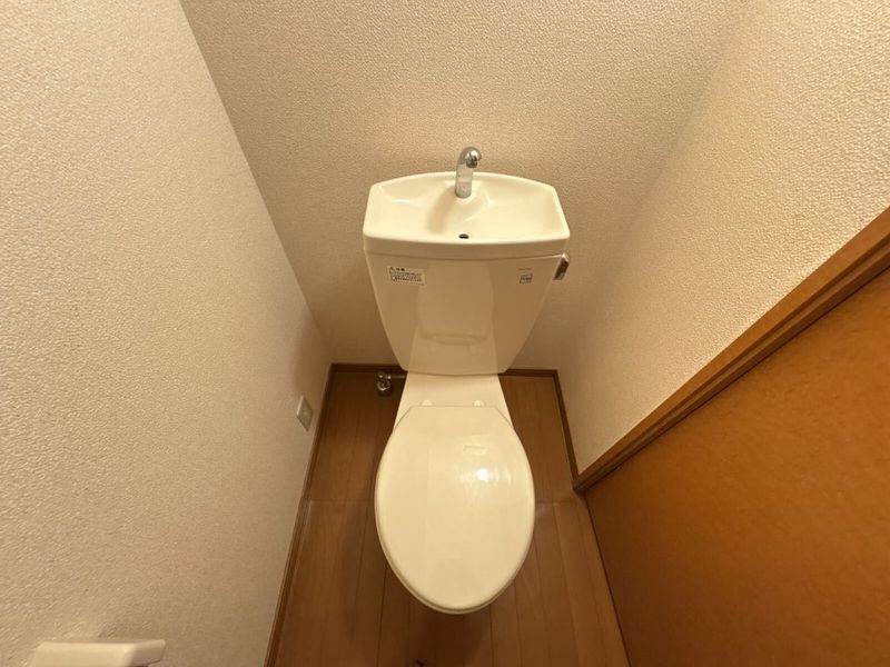 レオパレスエクレール トイレ