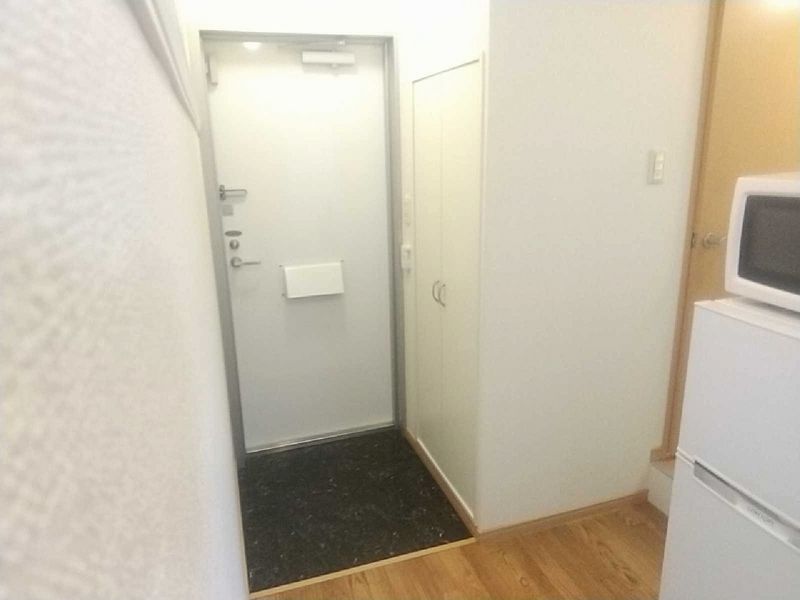 レオパレスあおば 玄関