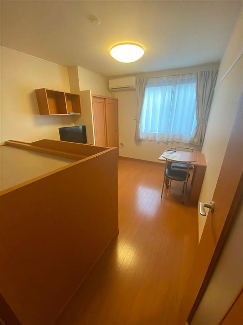 レオパレスシャンブル 居間