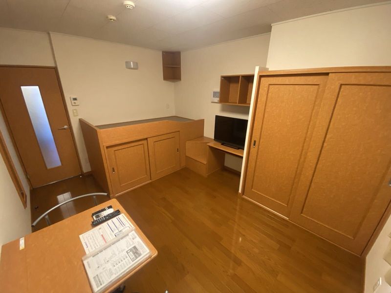 レオパレストビス 居間