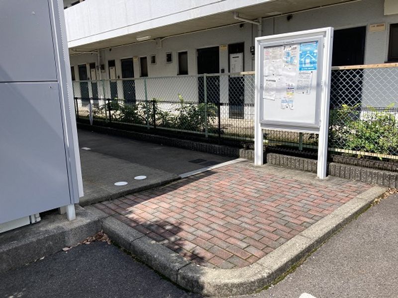 レオパレス折立 エントランス