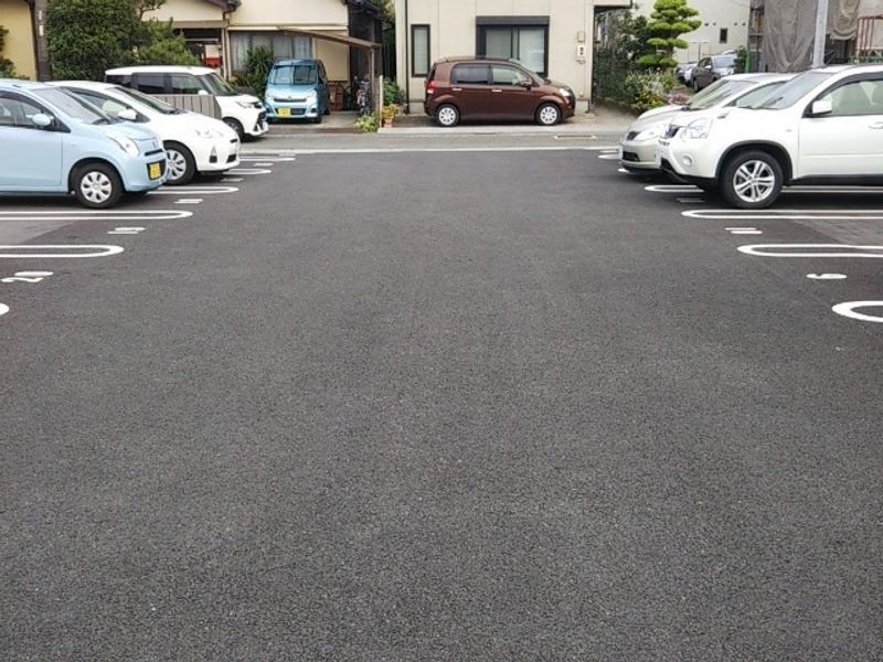 レオネクストＳ＆Ｈ 駐車場