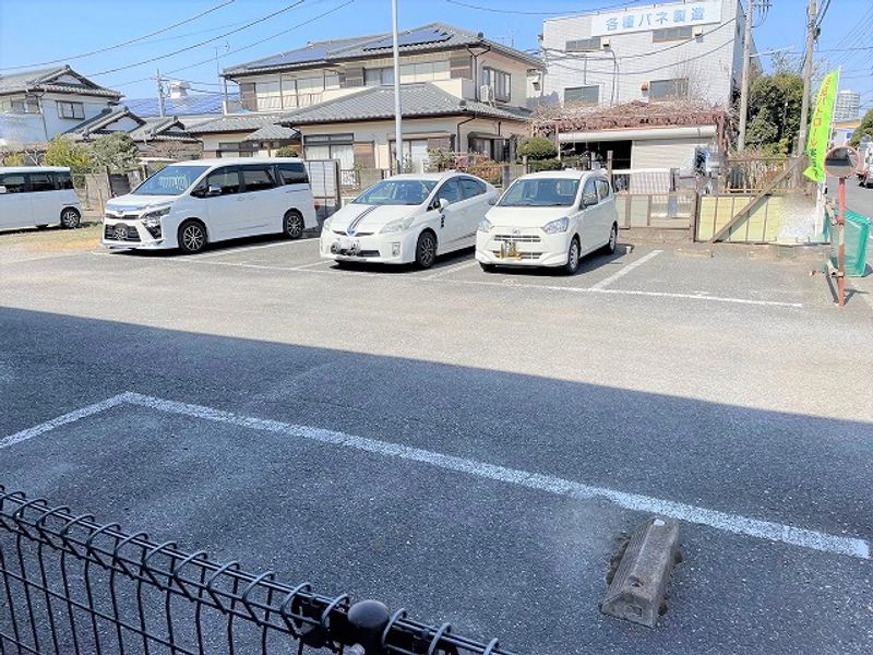 レオパレスコージーコート 駐車場