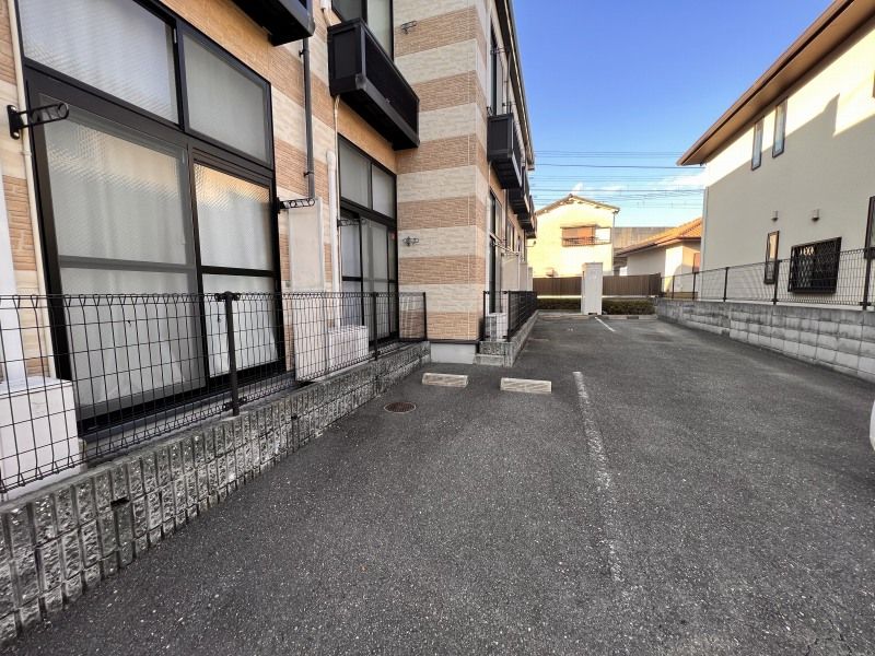 レオパレスウィル 駐車場