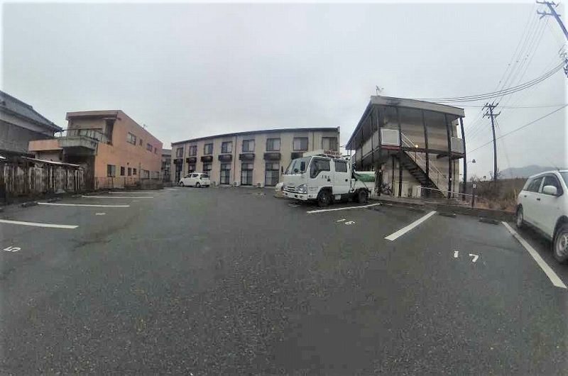 レオパレス輝 駐車場