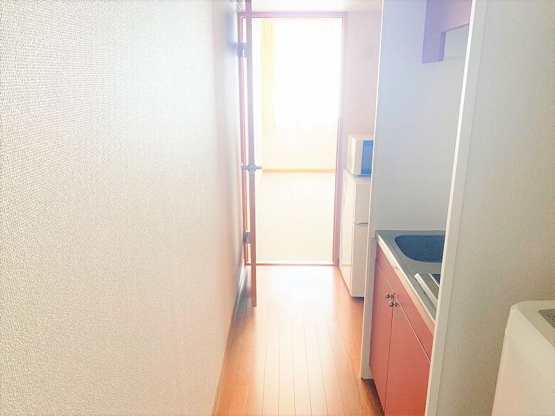 レオパレスウッドさちが丘 玄関