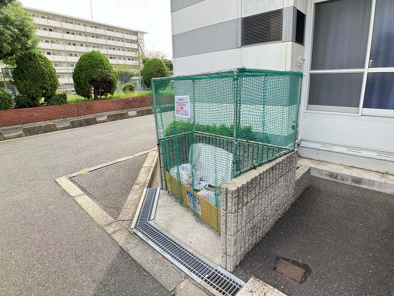 レオパレス花つるみ 共用部分