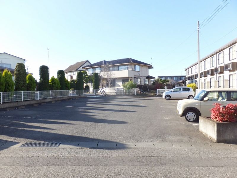 レオパレスチロルα 駐車場