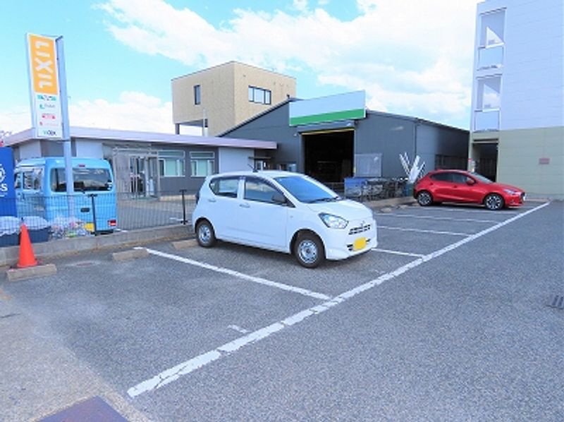 レオパレスカサブランカ 駐車場