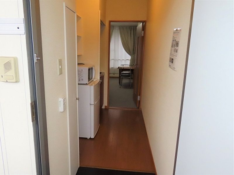 レオパレスサンフラワー 玄関